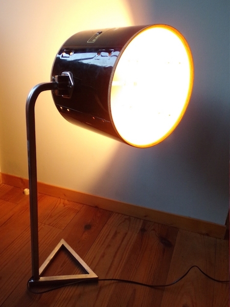 Cette  lampe a été réalisée pour un clip vidéo